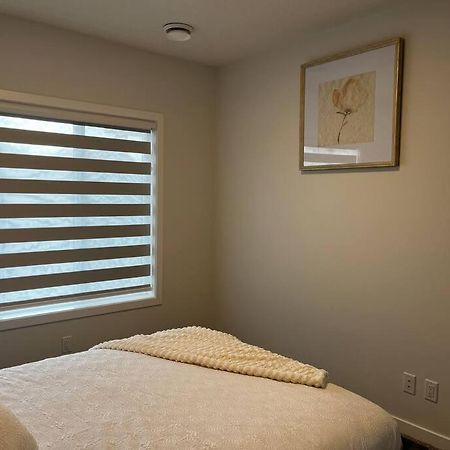 Brand New - Home Away From Home In Nw YYC Екстериор снимка