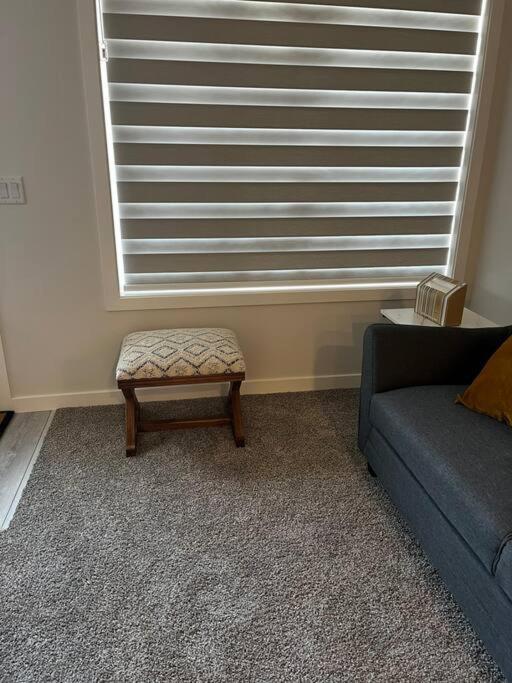 Brand New - Home Away From Home In Nw YYC Екстериор снимка